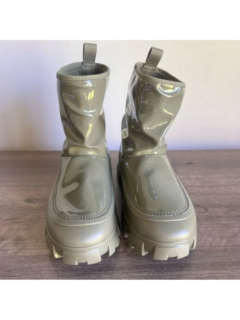 Ugg NEW Women's Classic Brella Mini Water Repellant Boot Size 8 #459